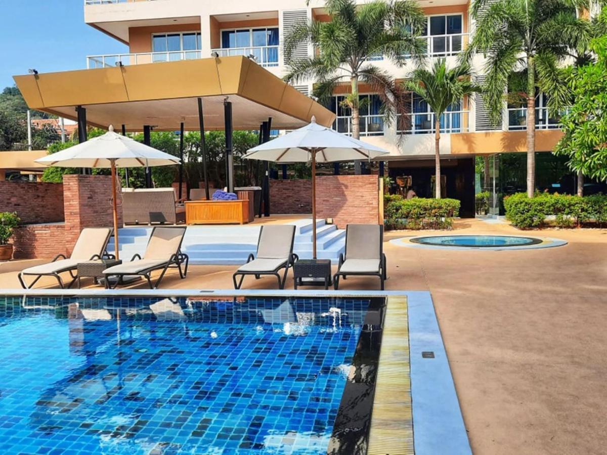Nova Platinum Hotel Pattaya Buitenkant foto
