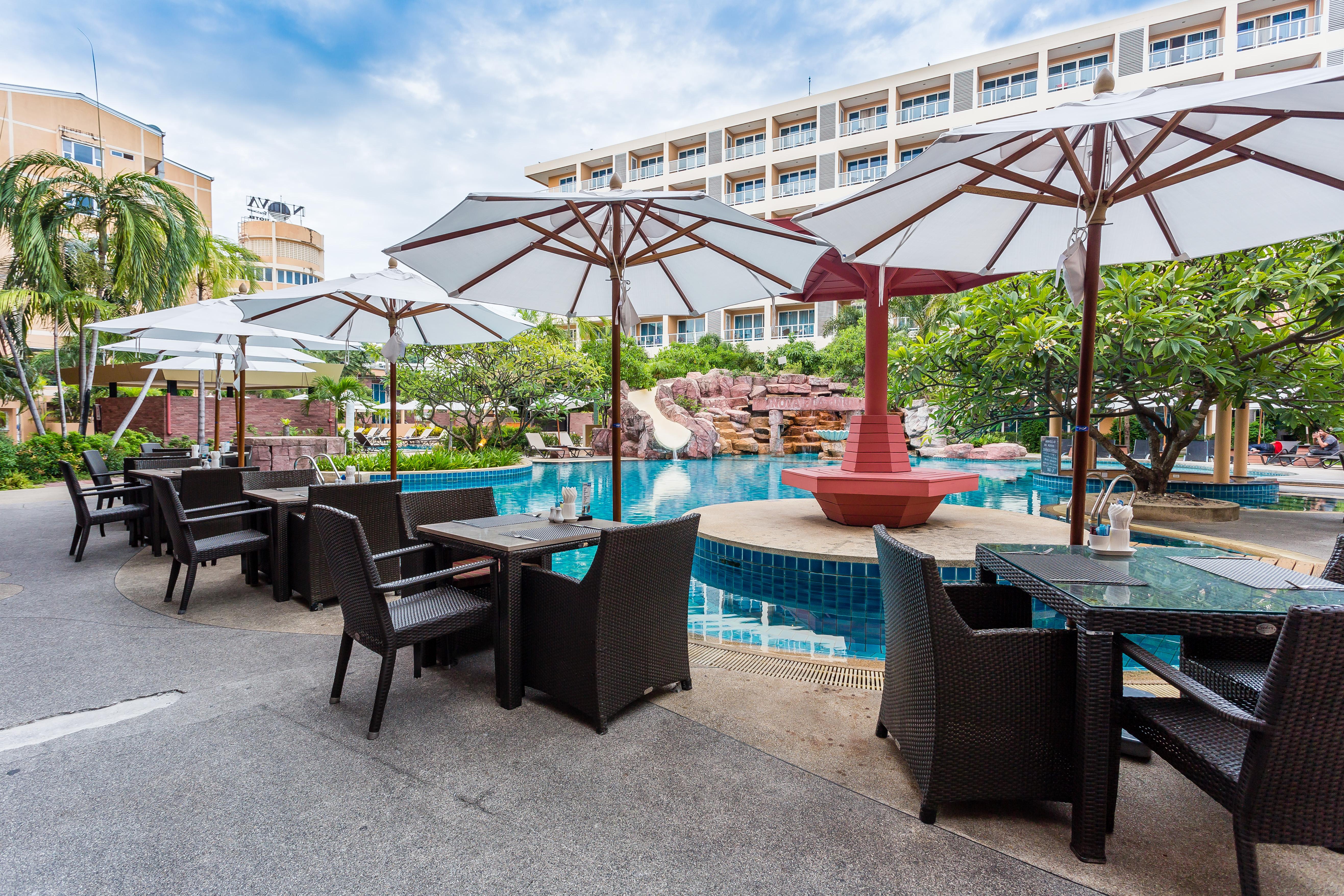 Nova Platinum Hotel Pattaya Buitenkant foto