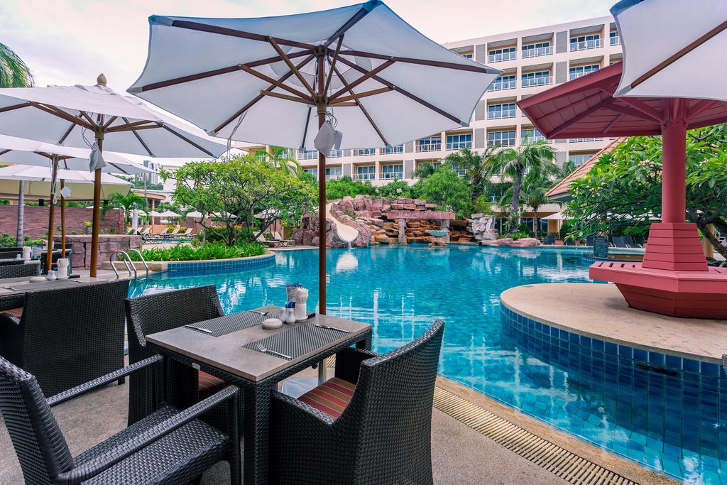 Nova Platinum Hotel Pattaya Buitenkant foto
