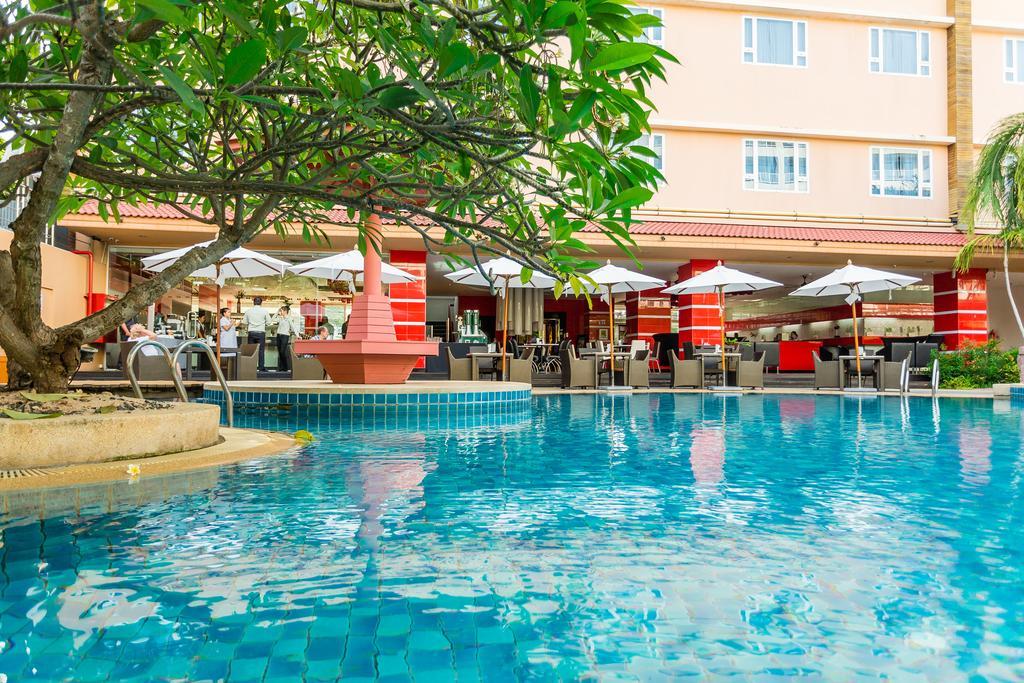 Nova Platinum Hotel Pattaya Buitenkant foto