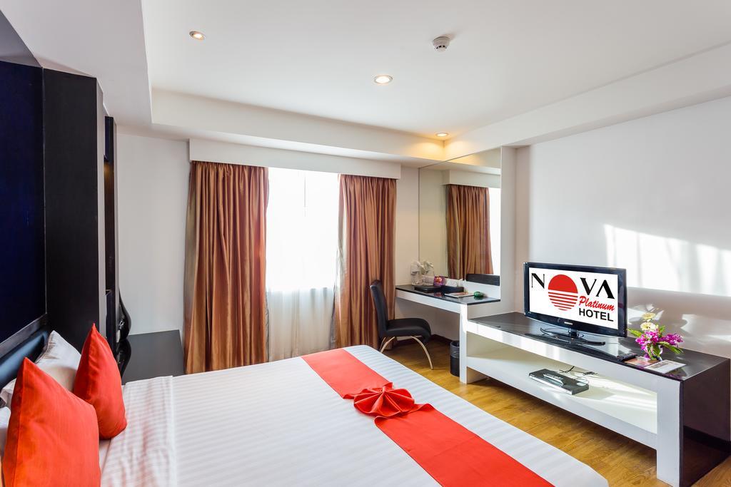 Nova Platinum Hotel Pattaya Buitenkant foto