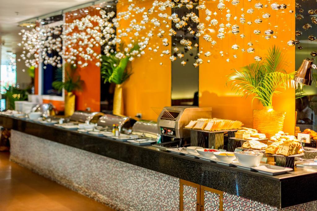 Nova Platinum Hotel Pattaya Buitenkant foto